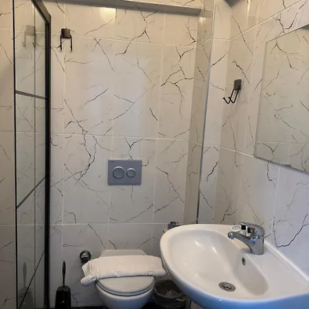 The Pera マルマリス